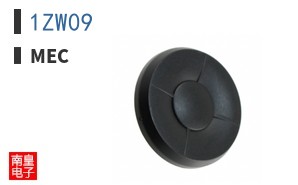 1ZW09