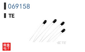 069158