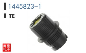 1445823-1